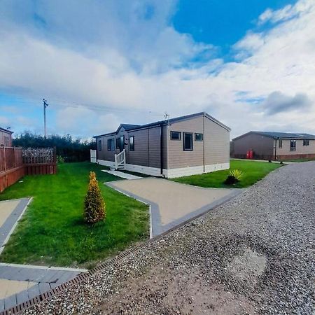 Darwin Lodge With Hot Tub Malton Exterior photo